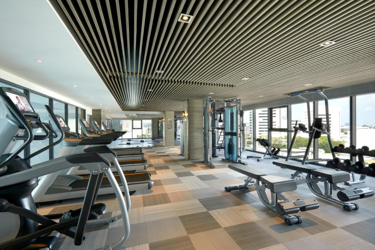 Somerset Rama 9 Bangkok - SHA Plus Certified Bagian luar foto The gym at the 1018 building